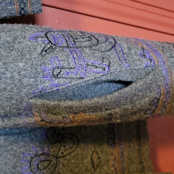 DKNY WOMEN'S GRAY SWEATER SIZE SMALL - Picture 8 of 16